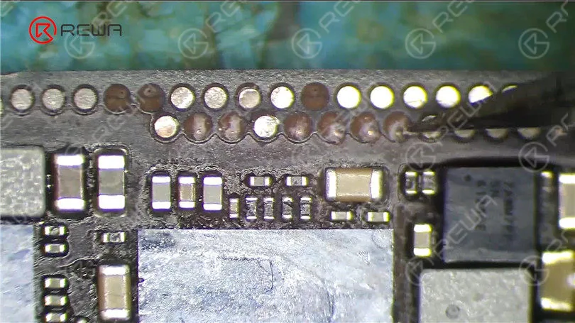 Innovativer Weg zur Reparatur von fehlenden Motherboard-Pads - REFOX Lötöse
