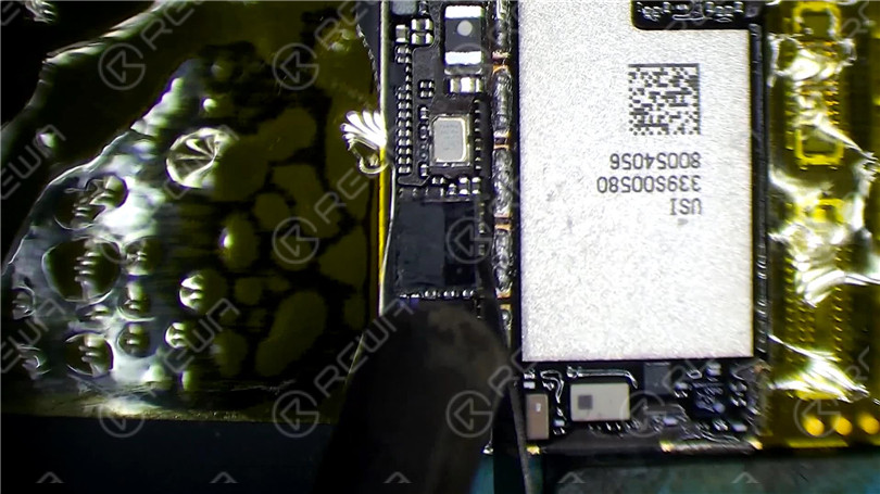How to Fix an iPhone XR Stuck on Apple Logo