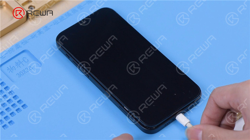 Reparar iPhone 12 que no enciende mediante cámara termográfica infrarroja