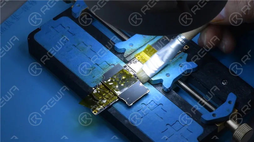 Come risolvere un iPhone XR bloccato sul logo Apple