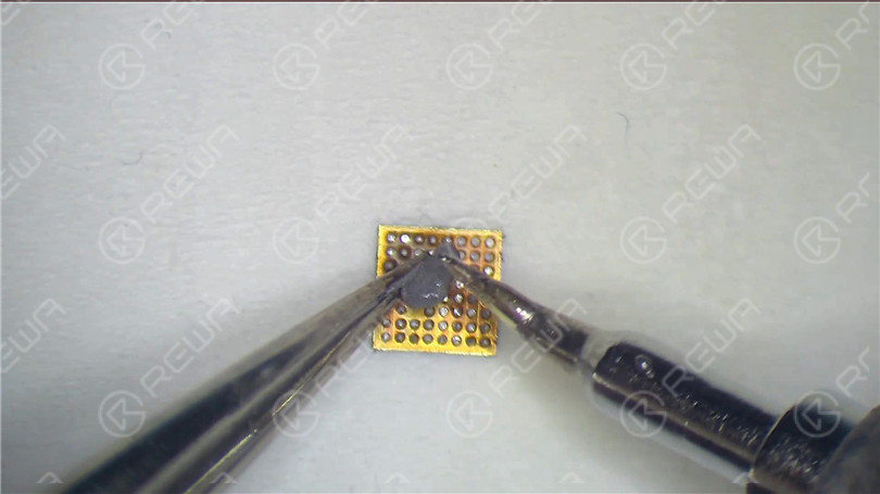 conseils d'experts pour dessouder et souder le circuit imprimé de charge de l'iphone x Astuces de réparation pour le dessoudage et le soudage du circuit intégré de charge de l'iPhone X