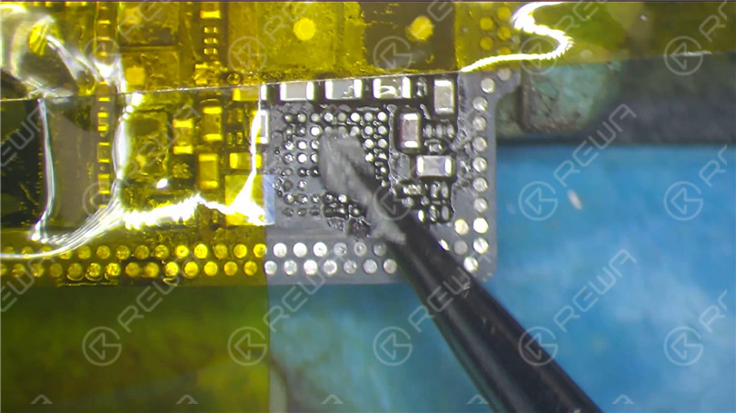 conseils d'experts pour dessouder et souder le circuit imprimé de charge de l'iphone x Astuces de réparation pour le dessoudage et le soudage du circuit intégré de charge de l'iPhone X