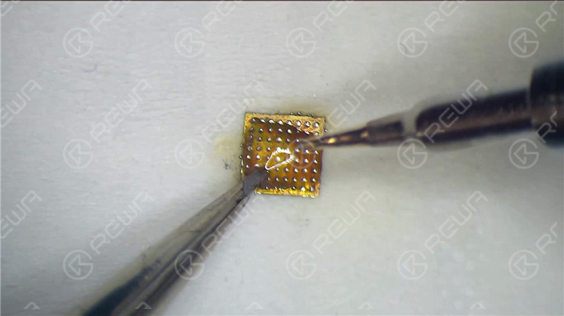 conseils d'experts pour dessouder et souder le circuit imprimé de charge de l'iphone x Astuces de réparation pour le dessoudage et le soudage du circuit intégré de charge de l'iPhone X