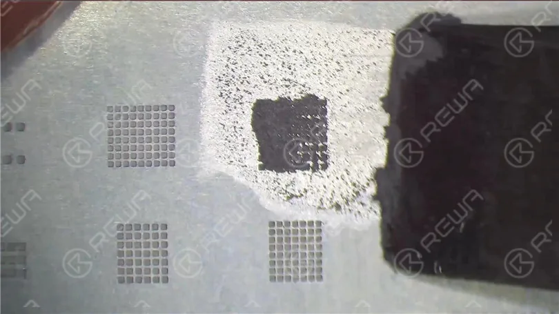 Repair tricks for desoldering&soldering of iPhone X charging IC