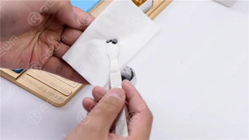 Repair tricks for desoldering&soldering of iPhone X charging IC