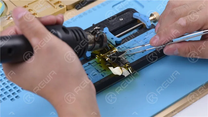 iPhone XR continua a cercare il segnale con la perdita di elettricità della scheda madre