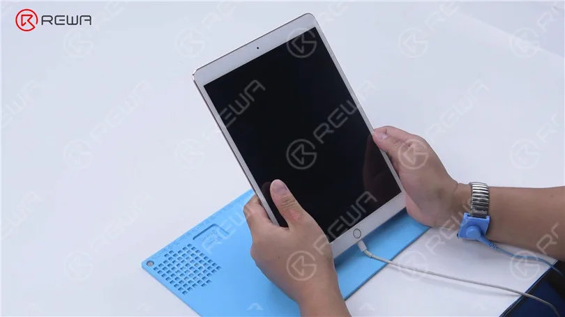 Wie man ein iPad Pro repariert, das sich nicht einschalten lässt - Kurzschluss vom Kolophoniumspender erkannt