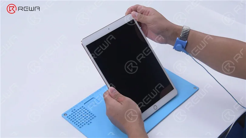 Wie man ein iPad Pro repariert, das sich nicht einschalten lässt - Kurzschluss vom Kolophoniumspender erkannt