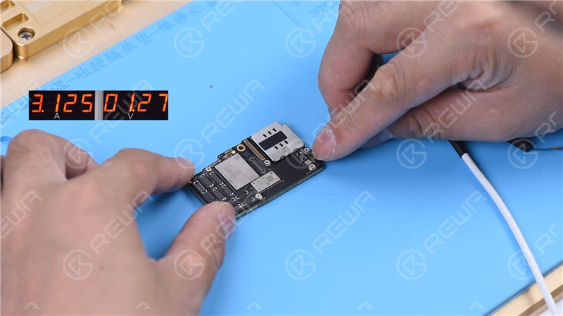 iPhone 11 Pro non si accende - guida alla riparazione professionale Come risolvere l'iPhone 11 che non si accende con una corrente elevata