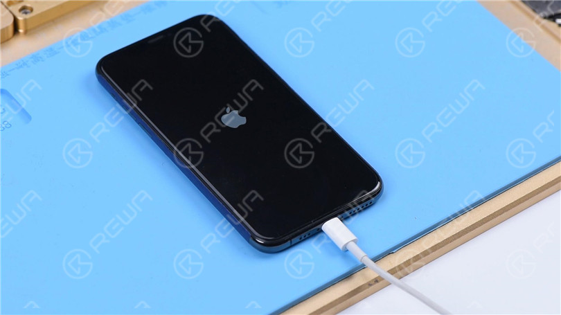 iPhone 11 Pro non si accende - guida alla riparazione professionale Come risolvere l'iPhone 11 che non si accende con una corrente elevata