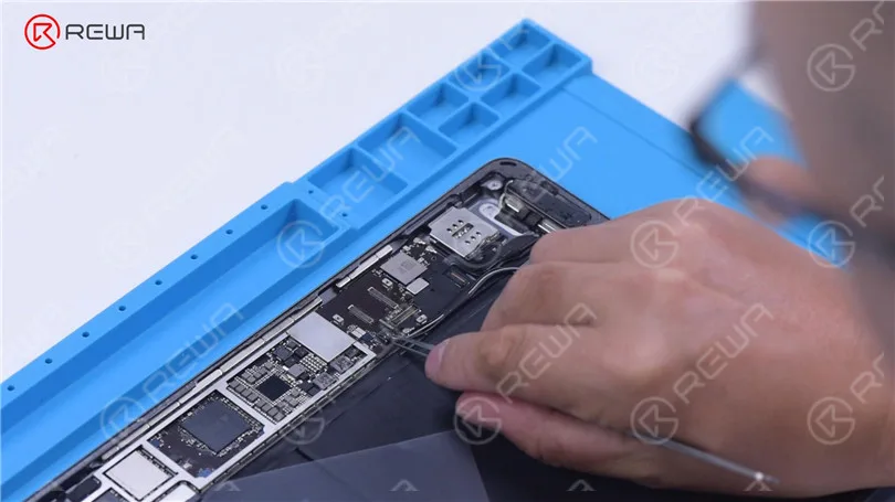 Comment réparer un iPad dont le tactile saute ou bugue - Remplacement du circuit intégré tactile (Touch IC)