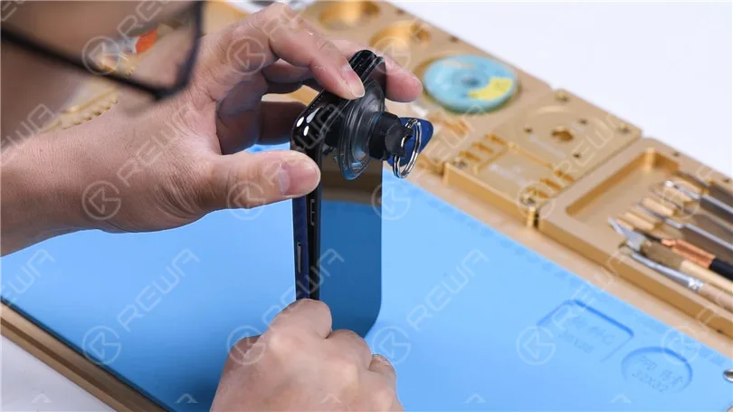 How to Fix iPhone 11 Won't Turn On with Large Current