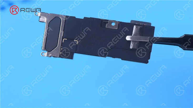Separazione della scheda madre dell'iPhone 13 Pro - La CPU più calda?