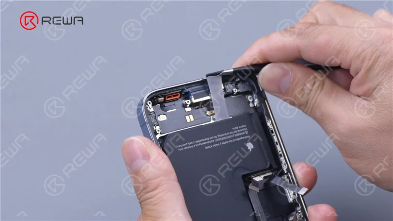 Teardown dell'iPhone 13 Pro