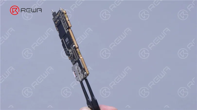 Teardown dell'iPhone 13 Pro