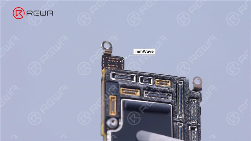 Teardown dell'iPhone 13 Pro