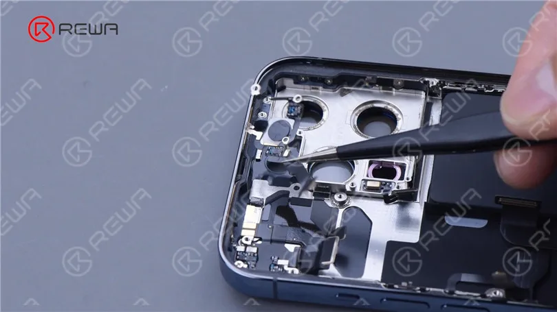 Teardown dell'iPhone 13 Pro