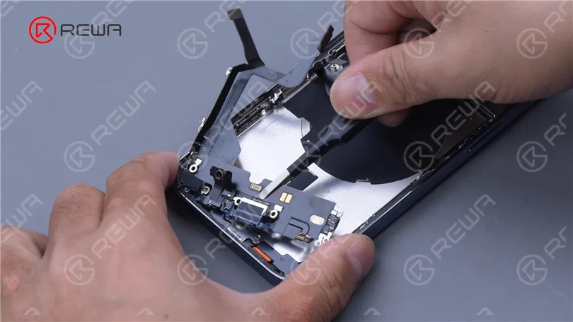 Teardown dell'iPhone 13 Pro