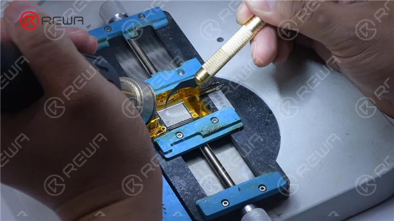 Fixer iPhone XS ne s'allume pas avec P12 (Programmeur NAND pour iPhone 6 - iPhone 11 Pro Max)