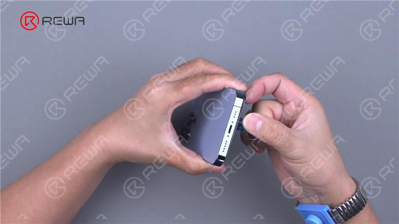 The Most Common Mistakes to Avoid While Conducting Phone Repairs