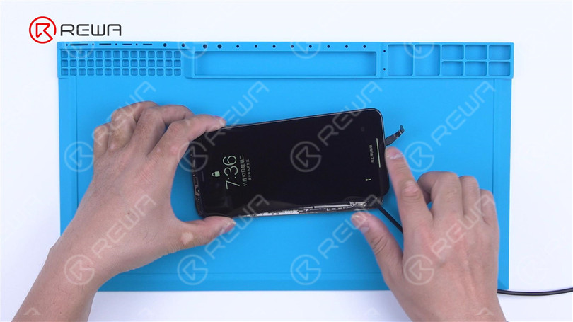 how to turn destroyed iphone xs max into brand new "iphone 13 pro max" Detach the broken screen