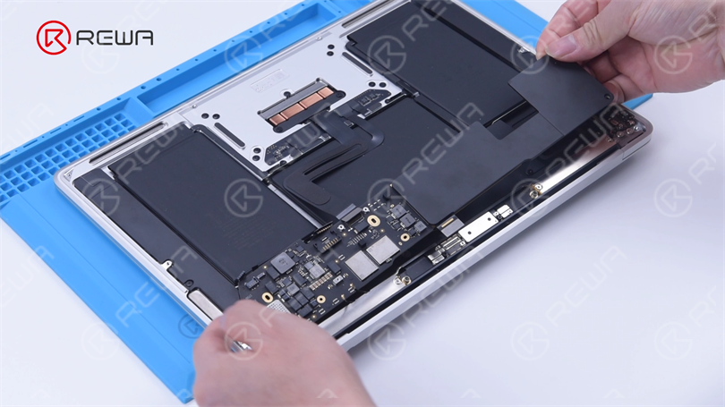 how to fix m1 macbook air won't turn on MacBook Air for further testing