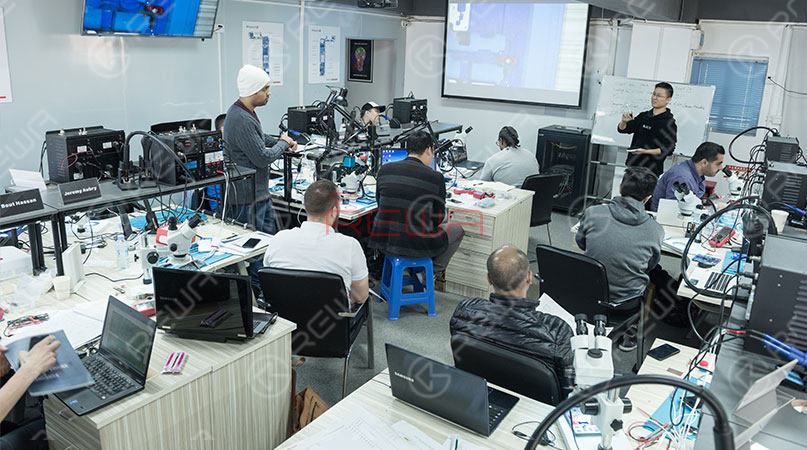 Corso di formazione REWA per la riparazione della scheda logica dell'iPhone