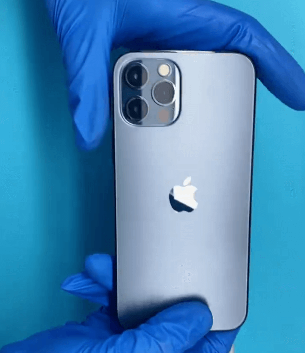 iphone 12 pro daños por agua