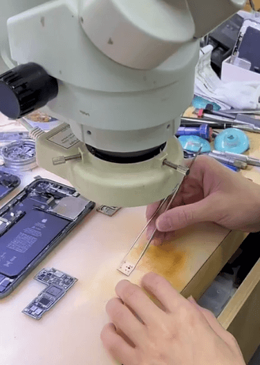 02 Remove the CPU and check under the microscope