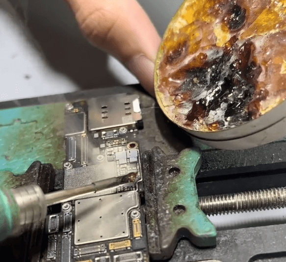 aplicar colofonia iphone 13 pro placa base