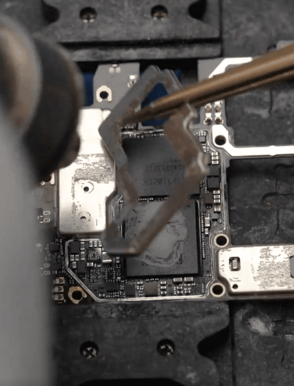 oppo find x3 pro écran noir en jouant 04 Chauffer pour retirer la couverture chauffante