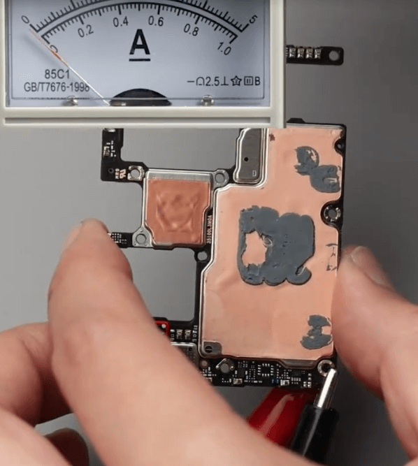 04 Kein Leckstrom beim Anschluss an die Hauptplatine
