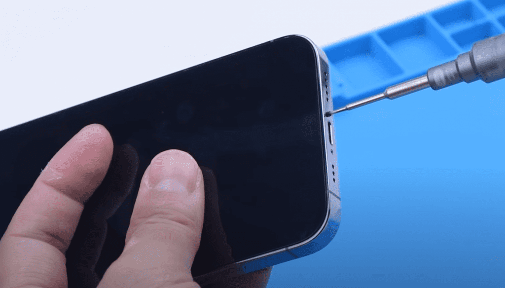 iphone 13 pro face id non disponible réparation 05 Retirer le fond