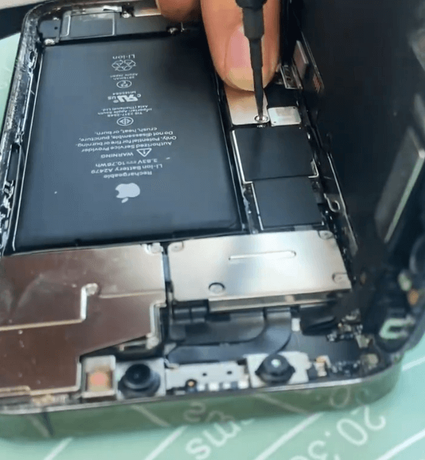 06 Assemble the phone