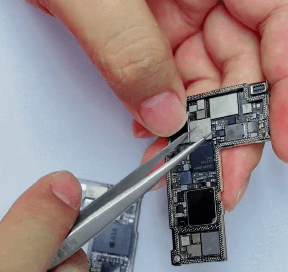 iphone motherboard repair