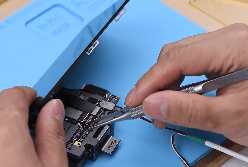 06 Déclenchement du démarrage du téléphone