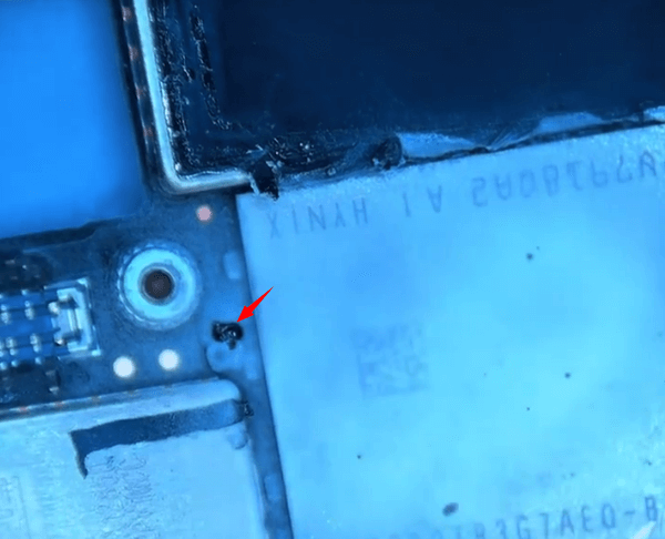iphone 12 pro max schaltet sich nicht ein Problem Reparaturanleitung 10 der kurzgeschlossene Kondensator um den NAND
