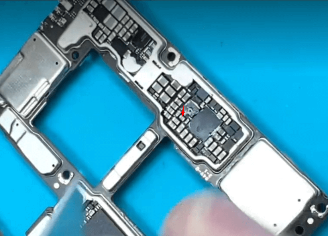 Fall beschädigt Huawei mate 40 pro Reparatur 10 dieser Induktor ist beschädigt