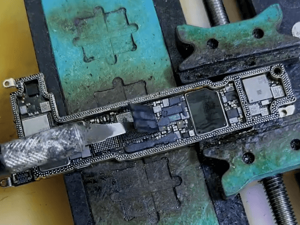 11 Retirar la CPU de banda base