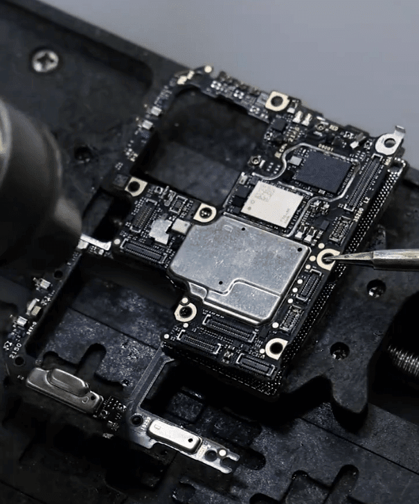 Guida alla riparazione del problema di rete di xiaomi 12 pro 13 Separare i due strati della scheda madre