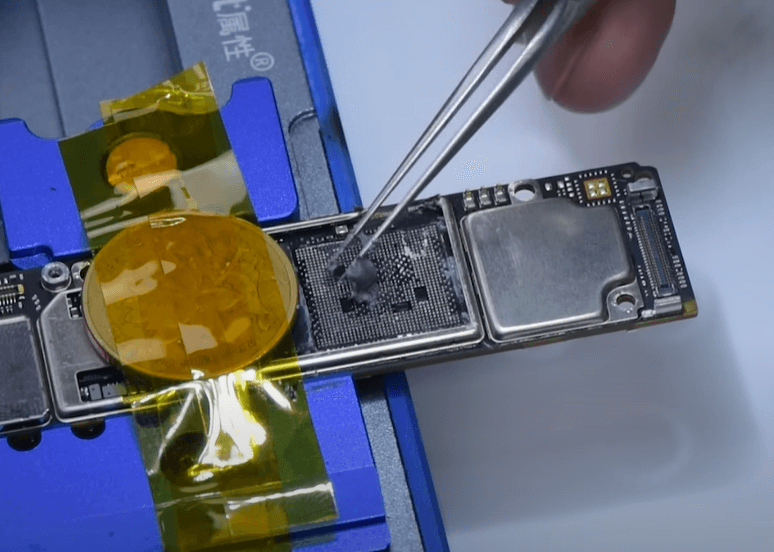 black shark 3 won't turn on repair 15 Apply solder paste on the bonding pads
