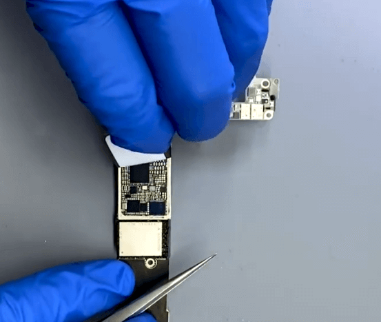 iphone 7 Schutzaufkleber entfernen