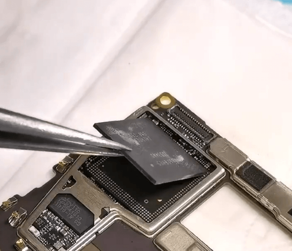 réparation des problèmes de démarrage du Huawei Mate 20 Pro causés par des problèmes de soudure du processeur processeur Huawei
