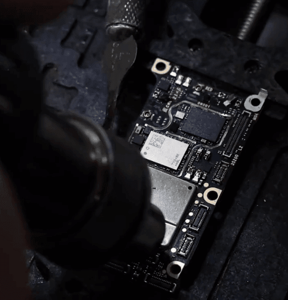 Guida alla riparazione del problema di rete di xiaomi 12 pro 16 Rimuovere il coperchio di schermatura