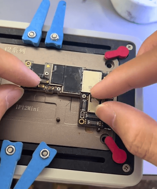 iphone 12 pro max schaltet sich nicht ein Problem Reparaturanleitung 19 Heizplattform