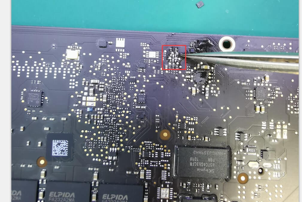 macbook air a1466 2016 version can not boot up with current stayed at 0.126a A1466 macbook repair 10