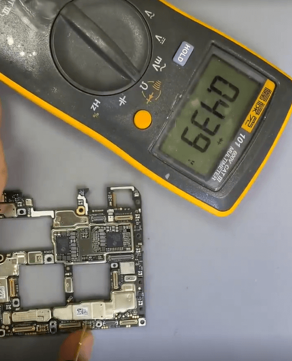 Test with multimeter Mate 40 Pro