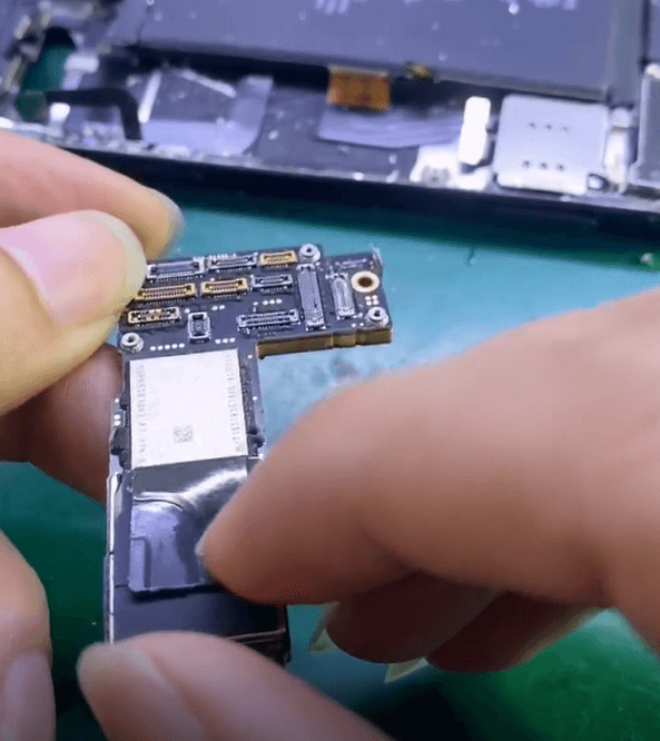 iPhone 12 pro non si avvia dopo una caduta - guida al recupero dei dati e alla riparazione della scheda logica La condizione della NAND è OK
