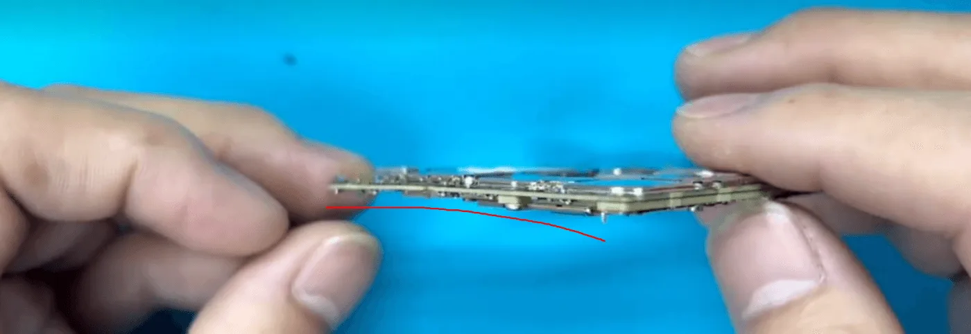 riparazione di huawei mate 40 pro danneggiato da una caduta drop damaged huawei mate 40 pro repair the motherboard has get deformed
