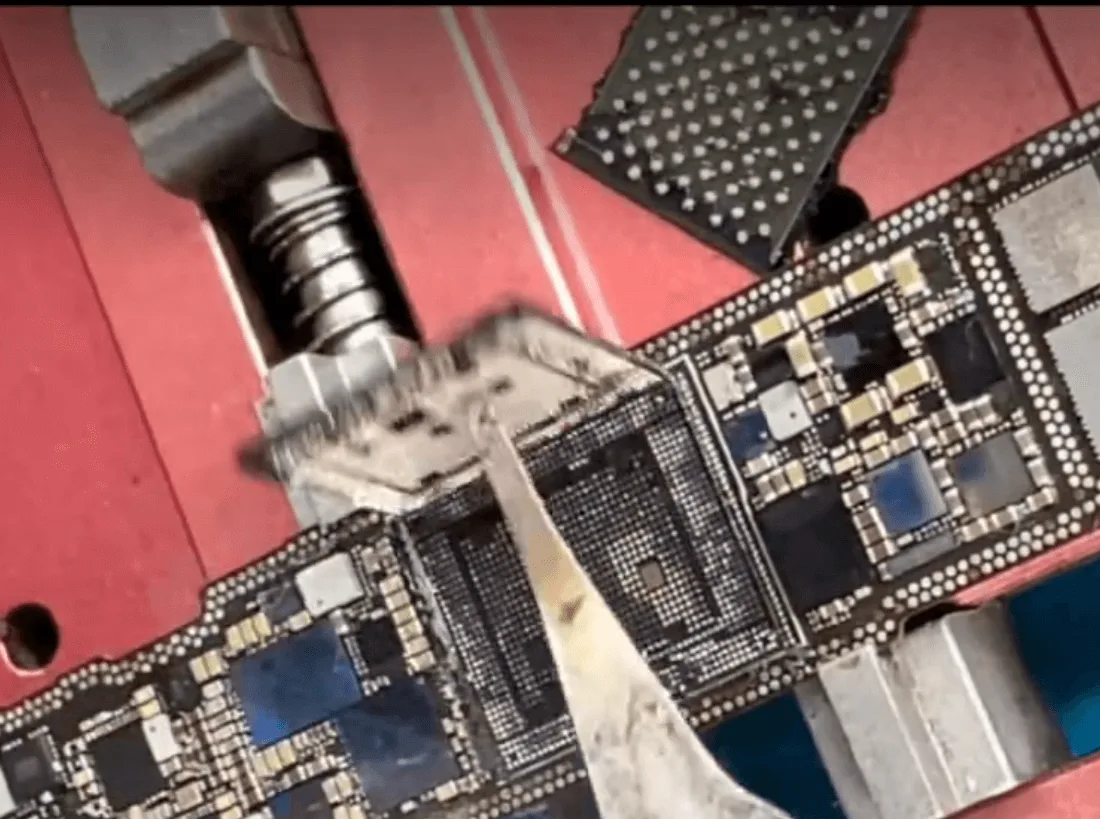 rimozione del chip nand